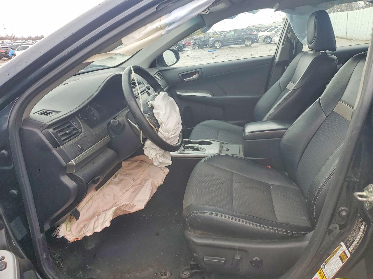 2014 TOYOTA CAMRY SE photo 7