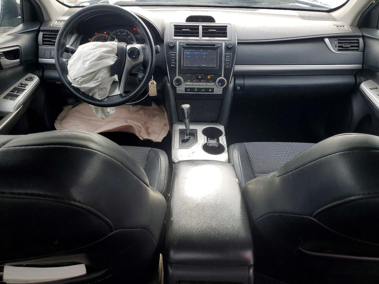 2014 TOYOTA CAMRY SE photo 8