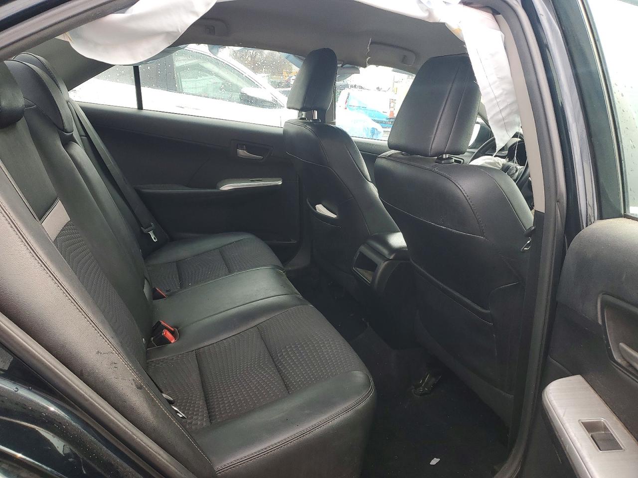 2014 TOYOTA CAMRY SE photo 10