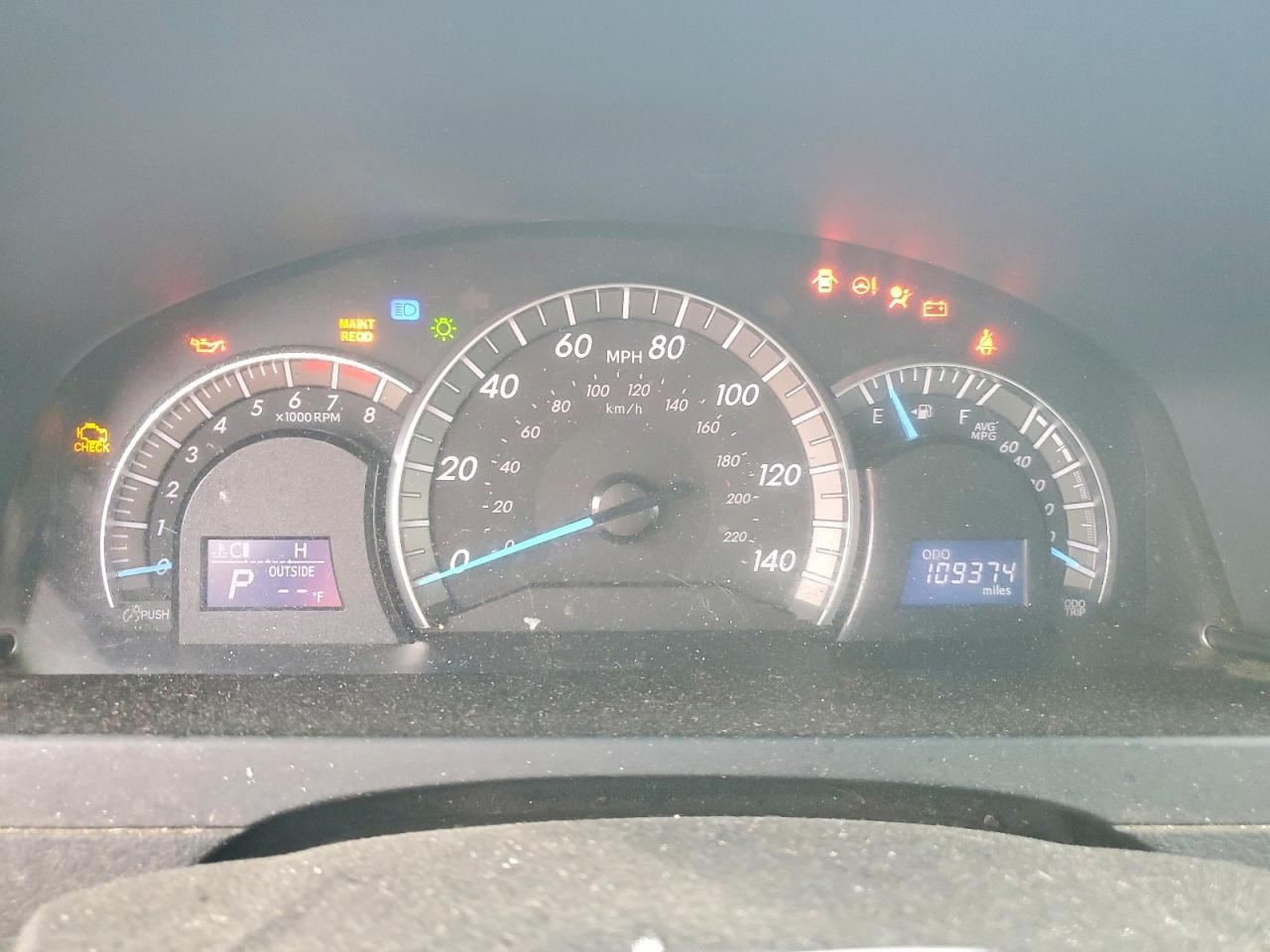 2014 TOYOTA CAMRY SE photo 9