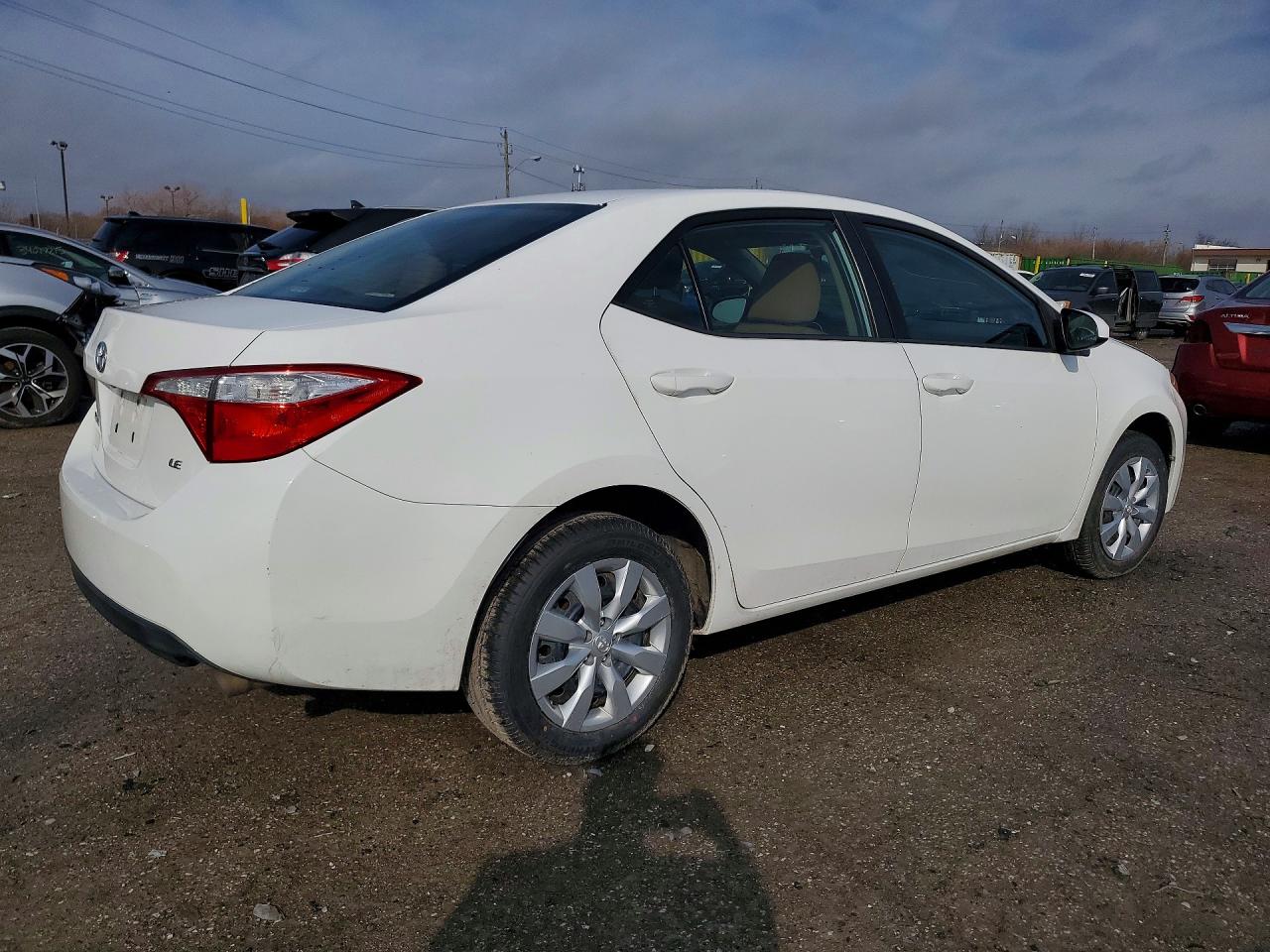 2014 TOYOTA COROLLA LE photo 3