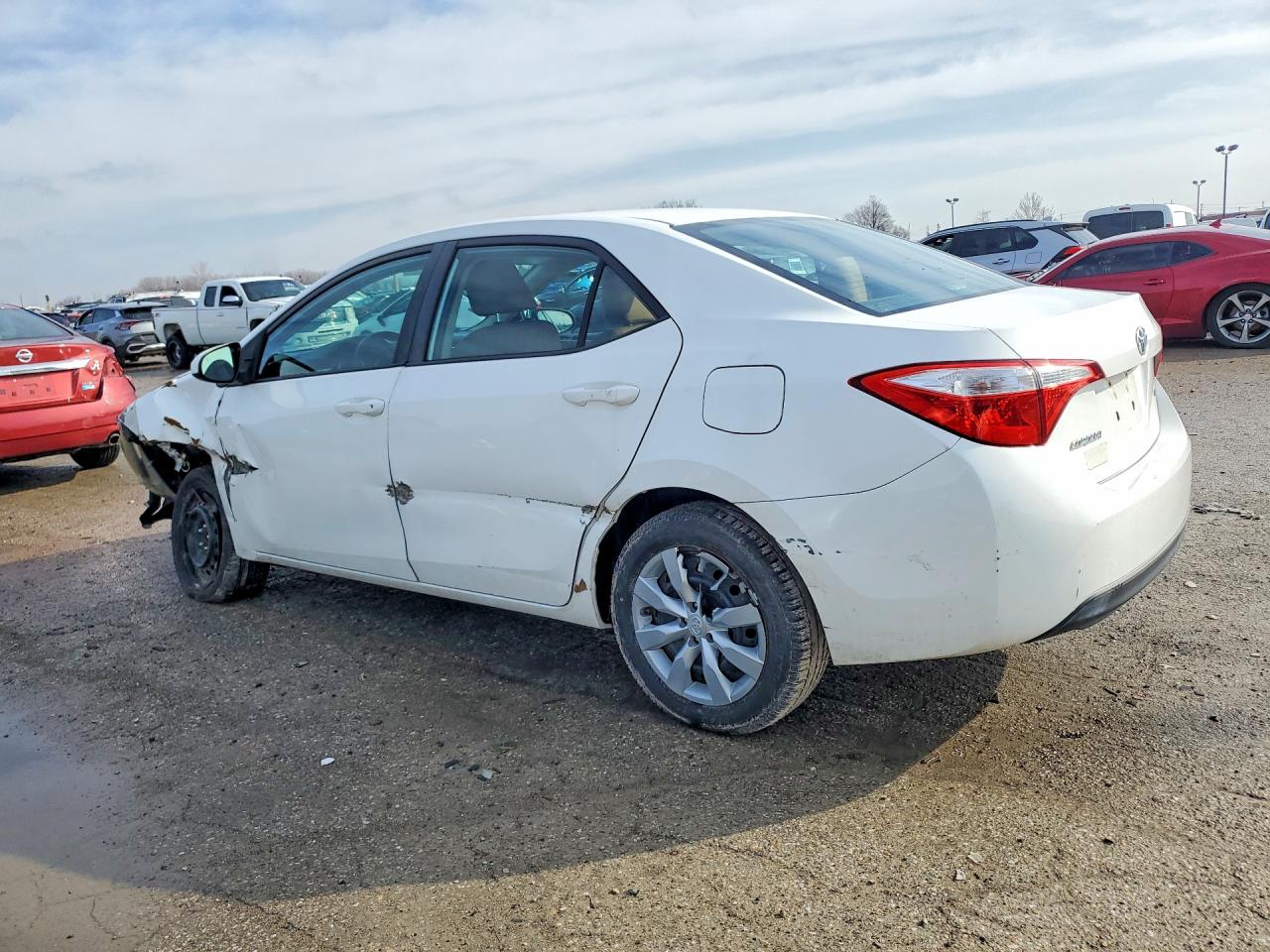 2014 TOYOTA COROLLA LE photo 2