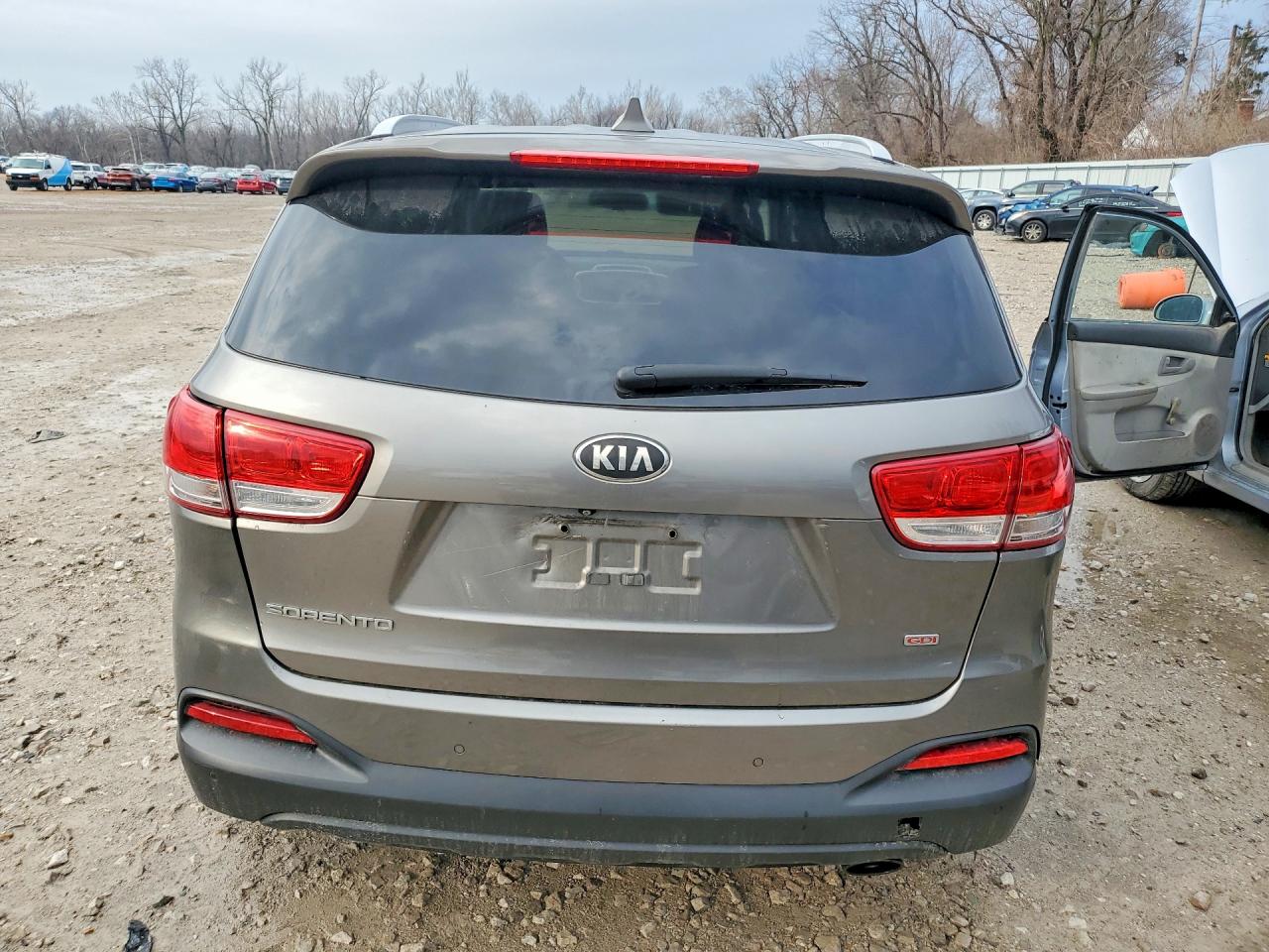 2016 KIA SORENTO LX photo 6