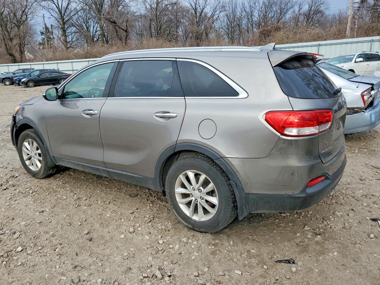 2016 KIA SORENTO LX photo 2