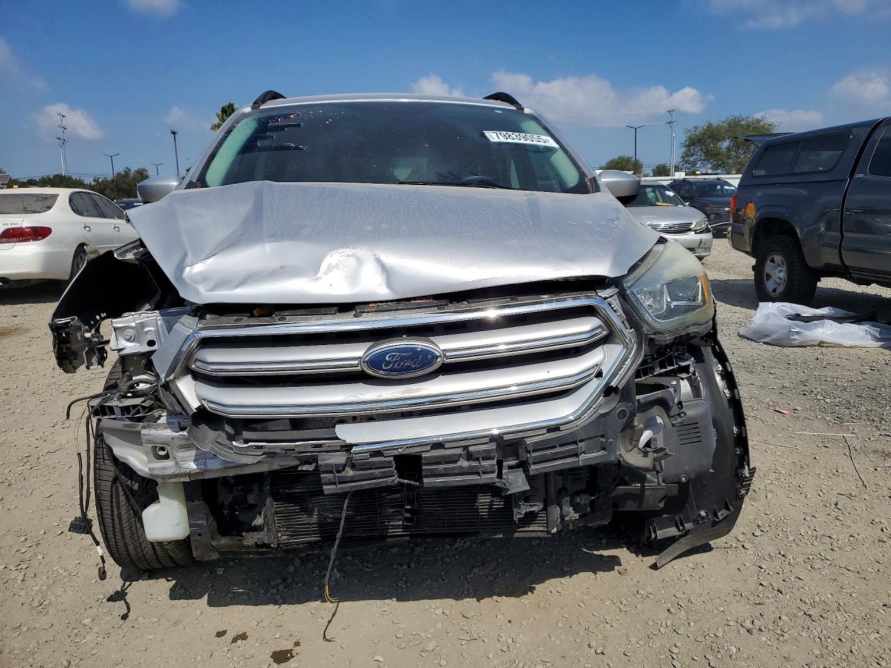 2017 FORD ESCAPE SE photo 5