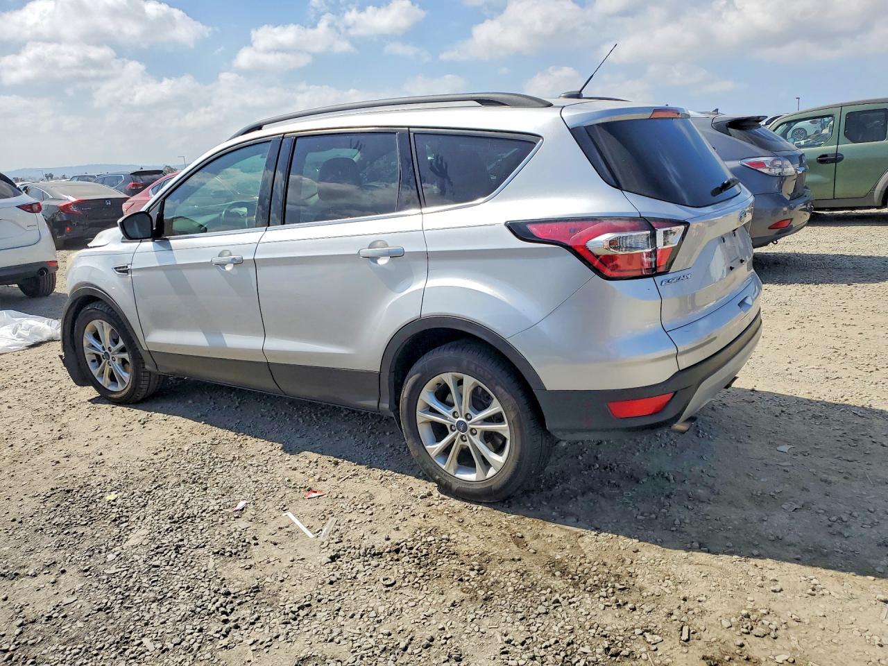 2017 FORD ESCAPE SE photo 2