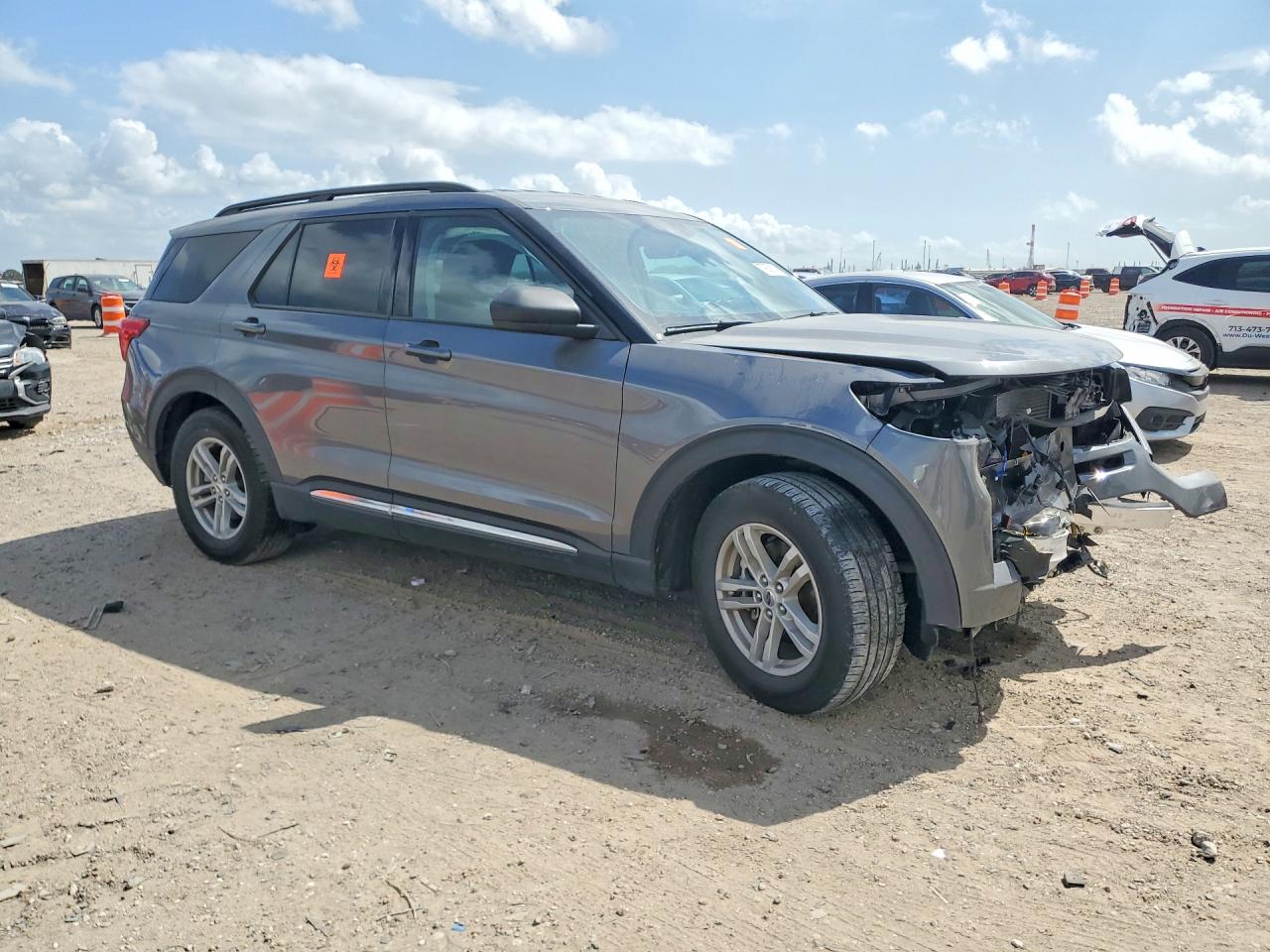 2024 FORD EXPLORER XLT photo 7