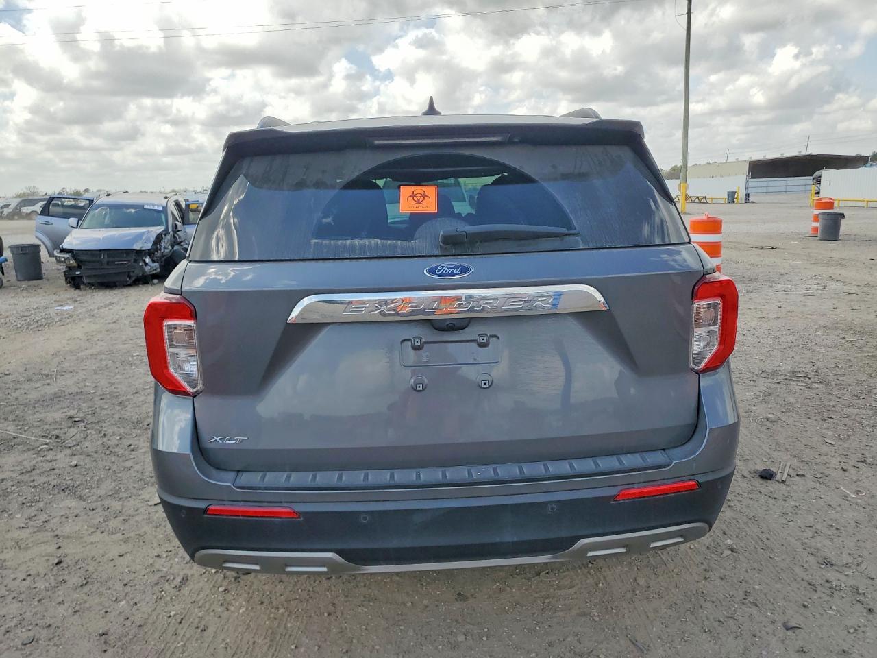2024 FORD EXPLORER XLT photo 11