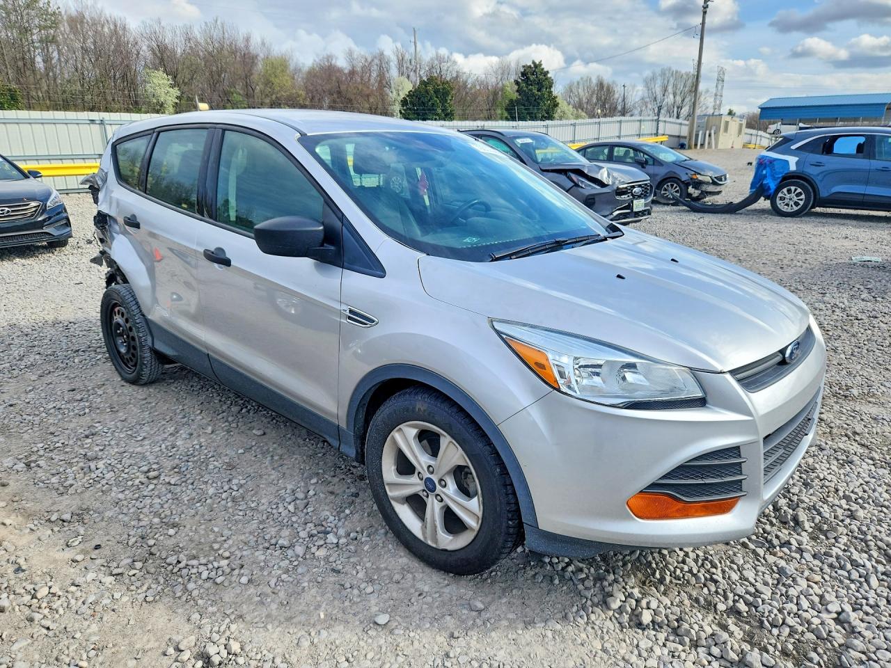 2016 FORD ESCAPE S photo 4