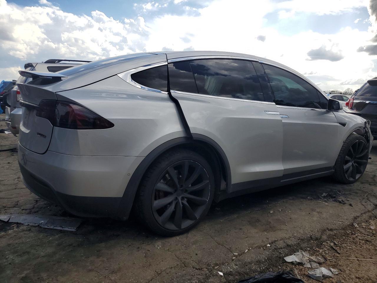 2018 TESLA MODEL X photo 3
