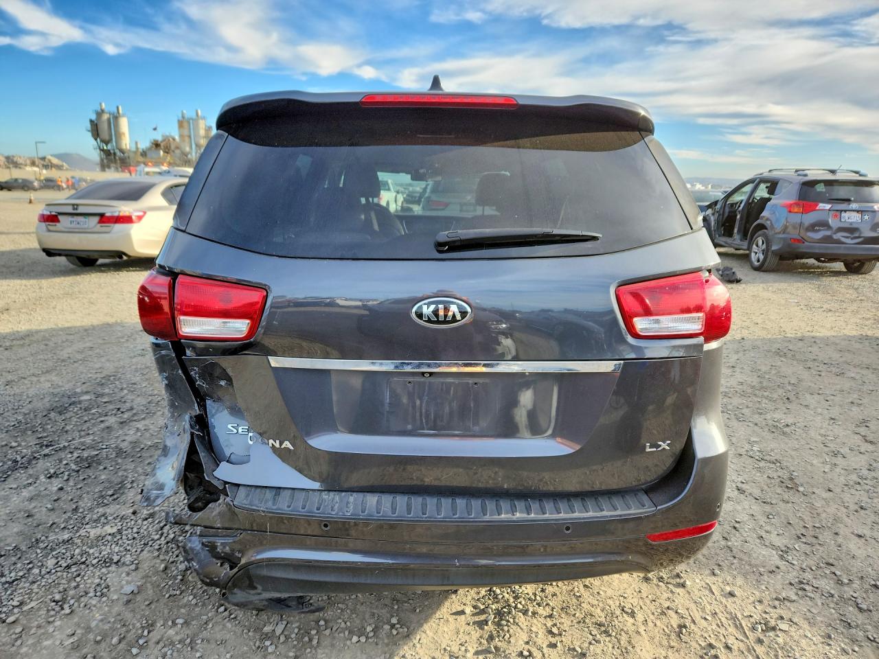 2016 KIA SEDONA LX photo 16