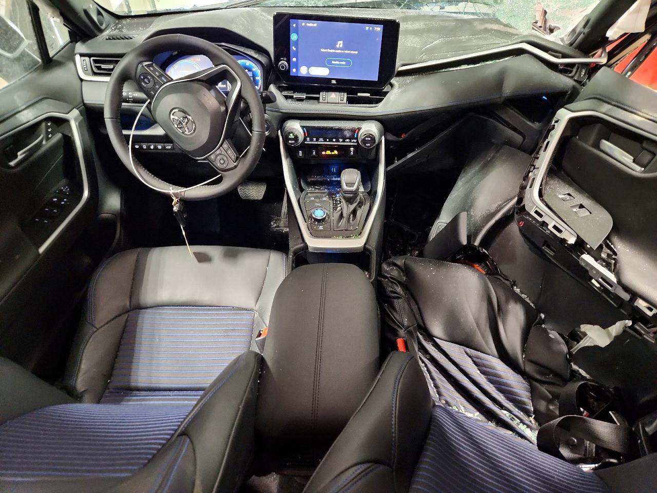 2025 TOYOTA RAV4 XSE photo 22