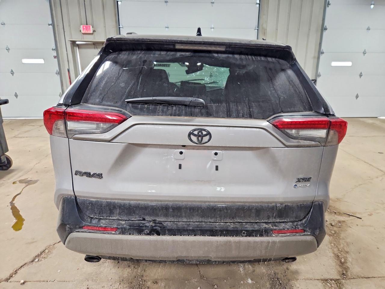 2025 TOYOTA RAV4 XSE photo 16