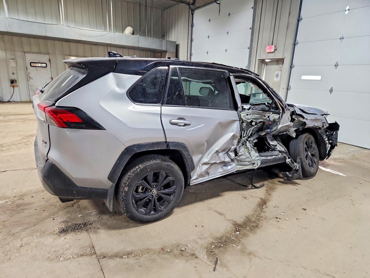 2025 TOYOTA RAV4 XSE photo 7