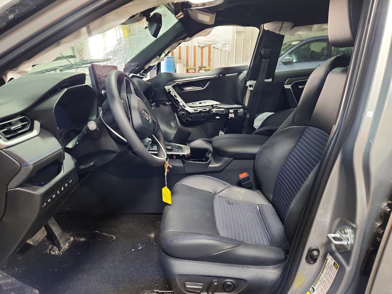 2025 TOYOTA RAV4 XSE photo 19