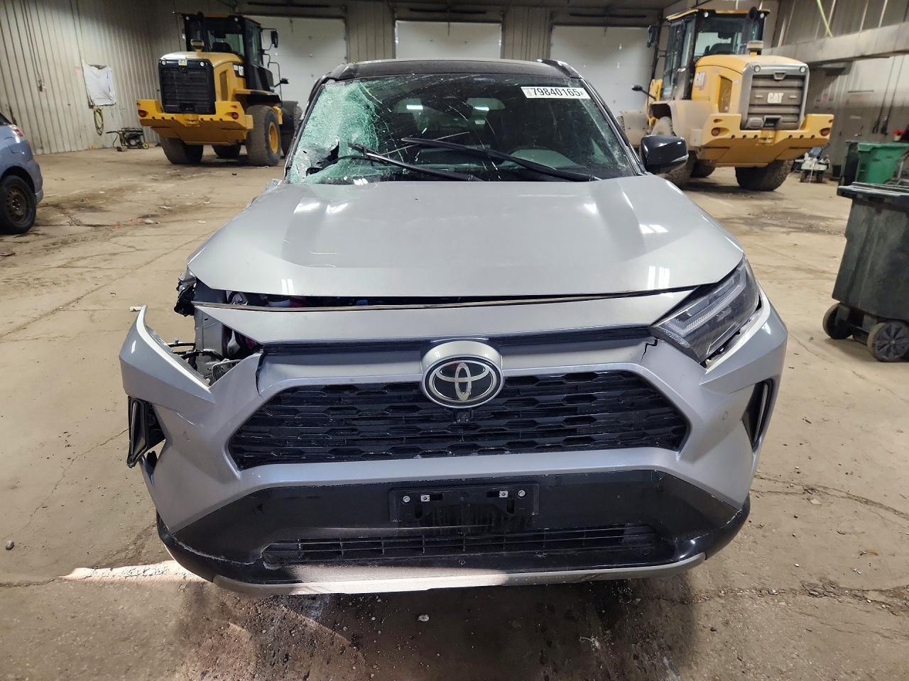 2025 TOYOTA RAV4 XSE photo 13