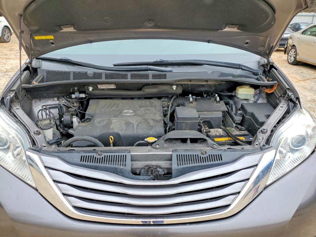 2016 TOYOTA SIENNA XLE 8-PASSENGER photo 23