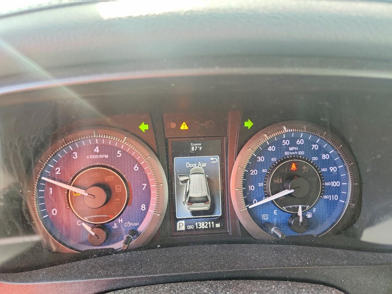 2016 TOYOTA SIENNA XLE 8-PASSENGER photo 18