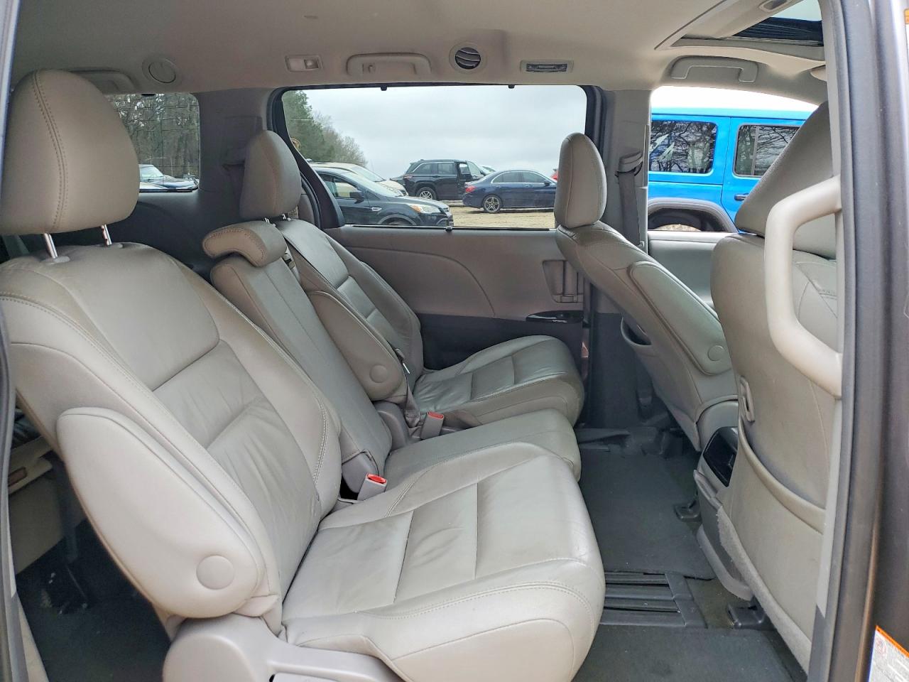 2016 TOYOTA SIENNA XLE 8-PASSENGER photo 21
