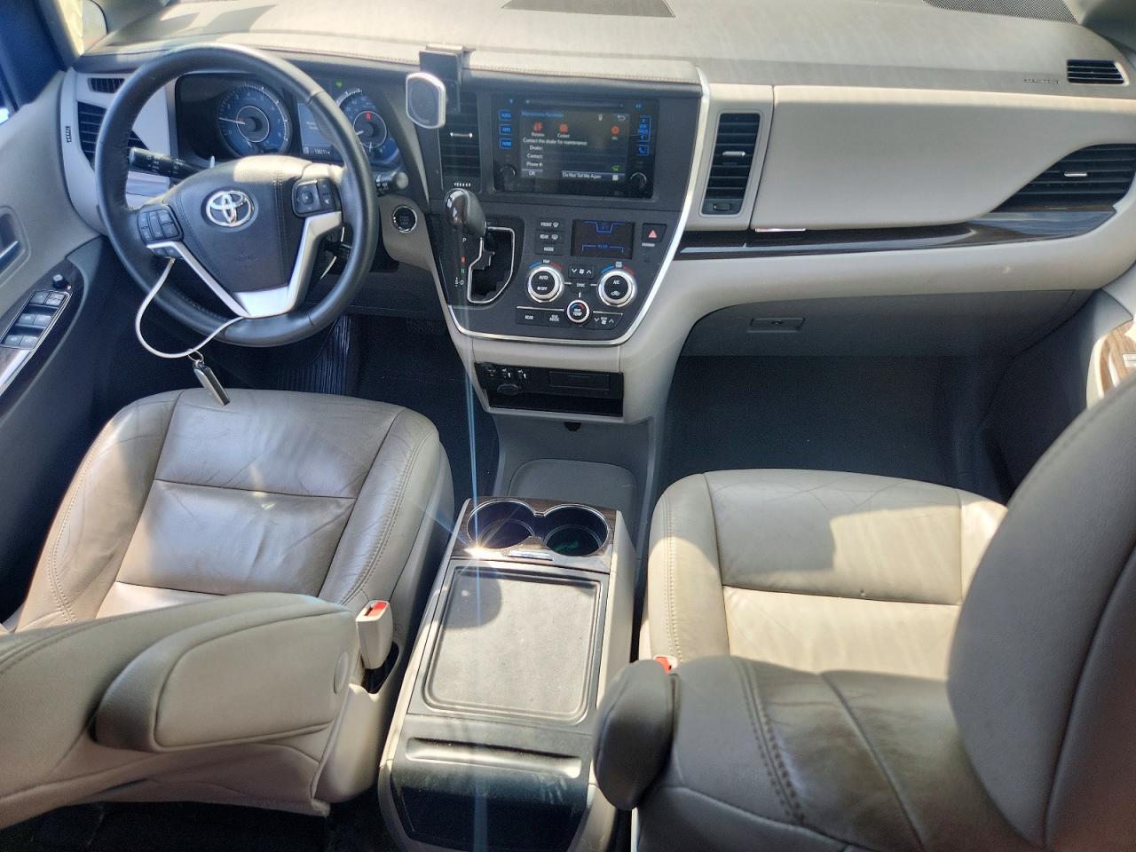 2016 TOYOTA SIENNA XLE 8-PASSENGER photo 16