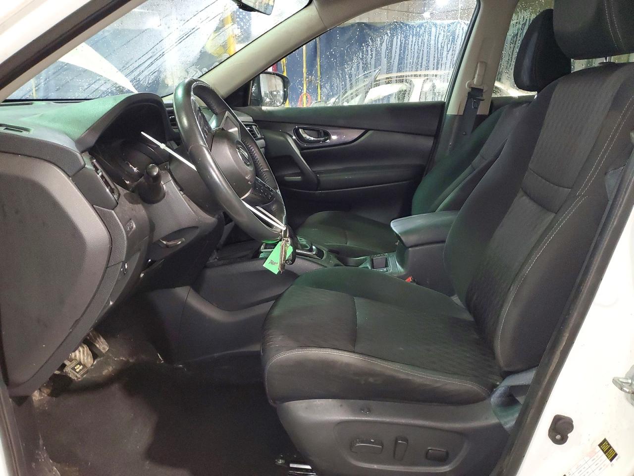2018 NISSAN ROGUE SV photo 19