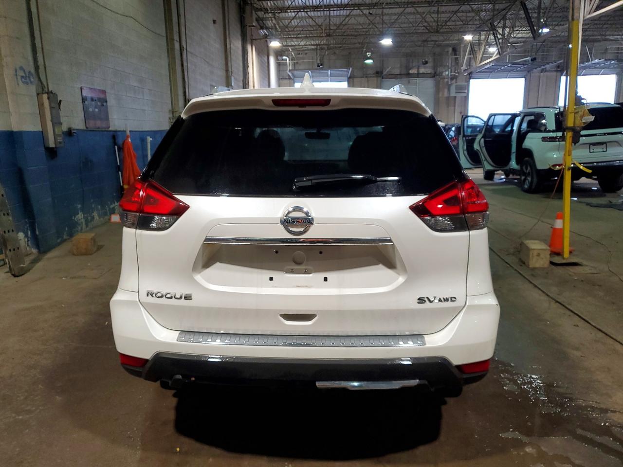 2018 NISSAN ROGUE SV photo 16