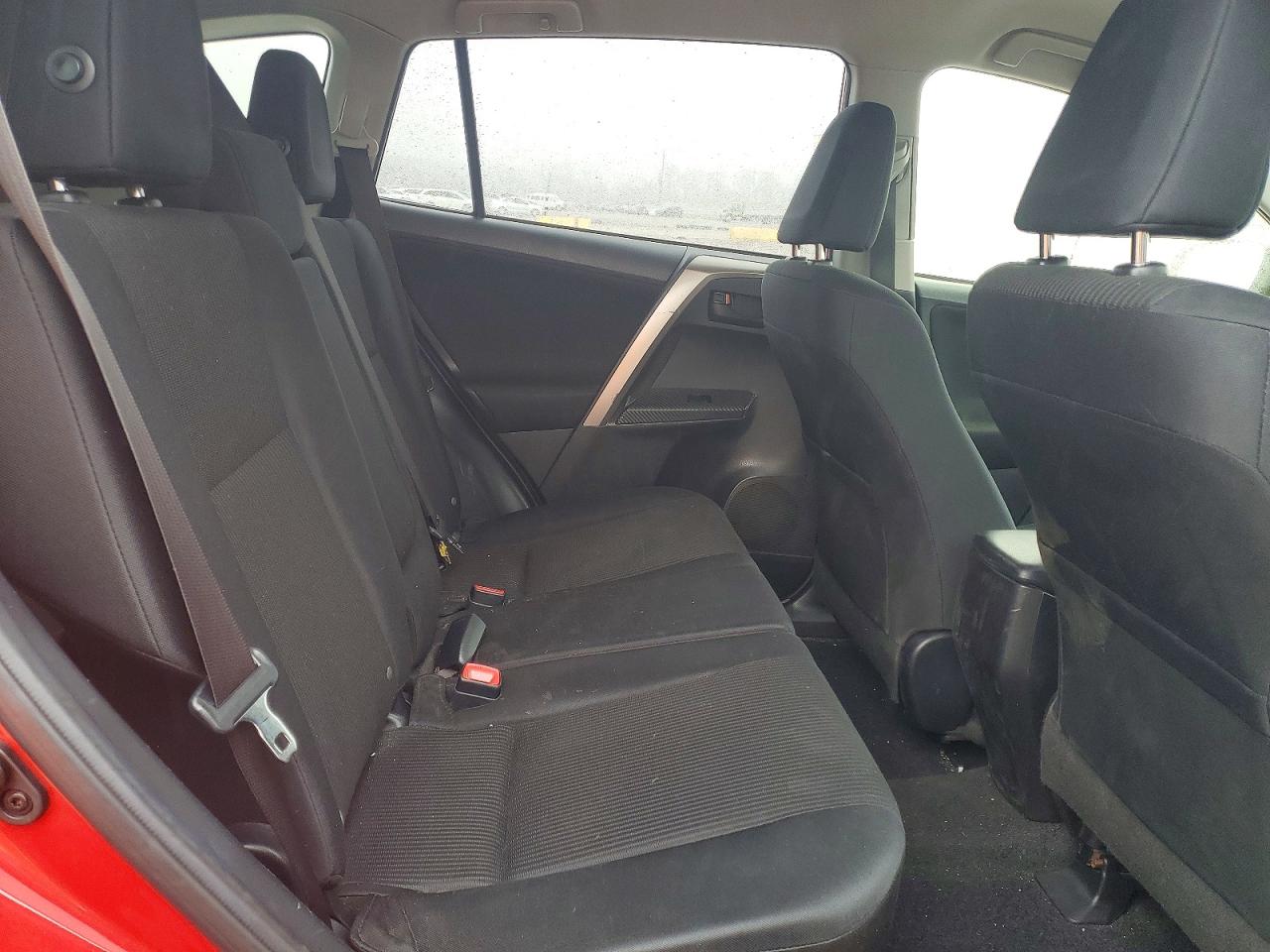 2015 TOYOTA RAV4 LE photo 21