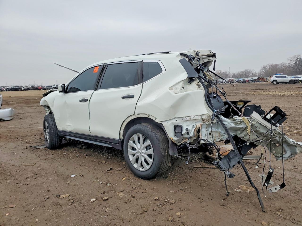 2019 NISSAN ROGUE S photo 4