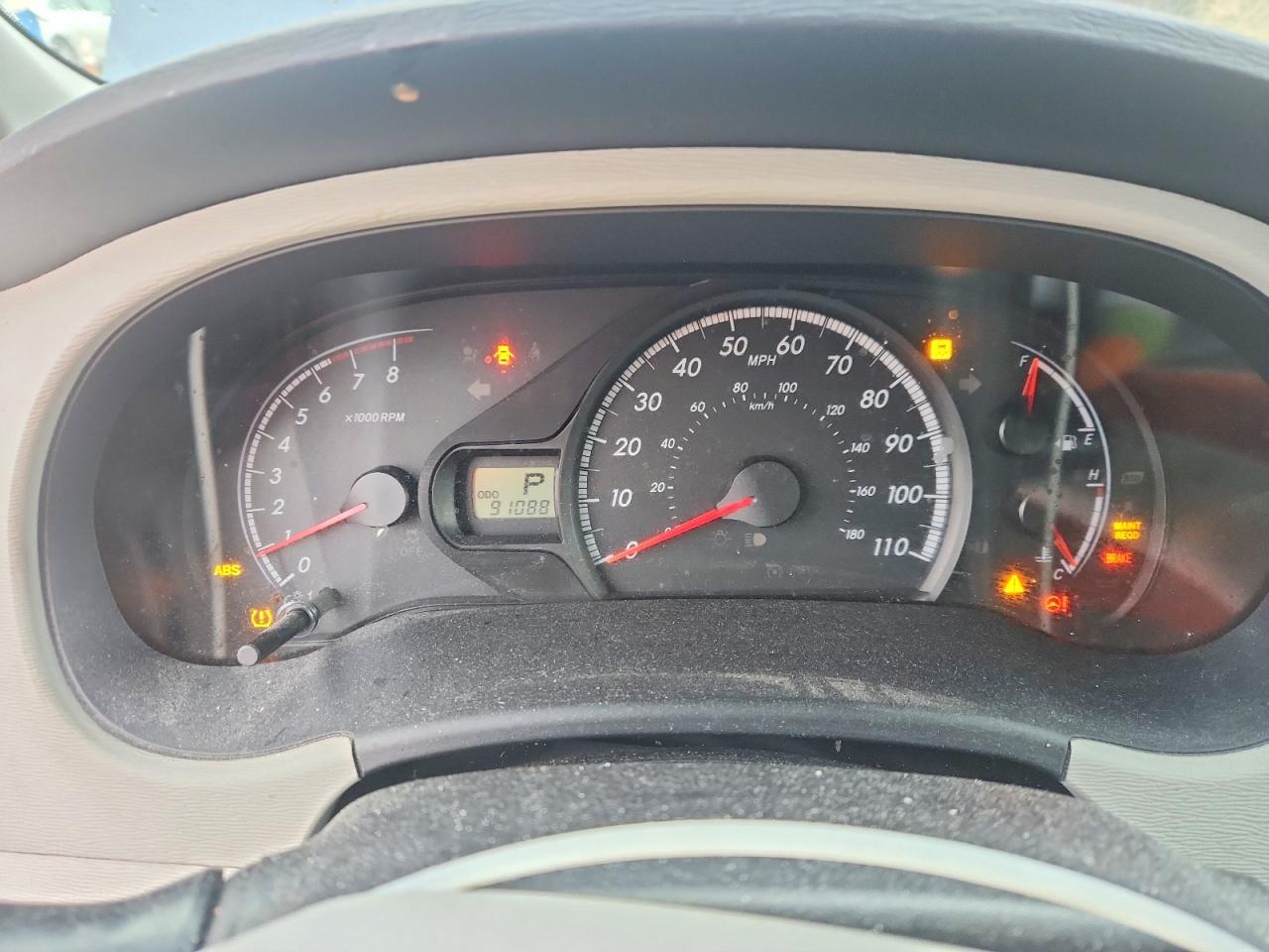 2014 TOYOTA SIENNA LE 8-PASSENGER photo 9