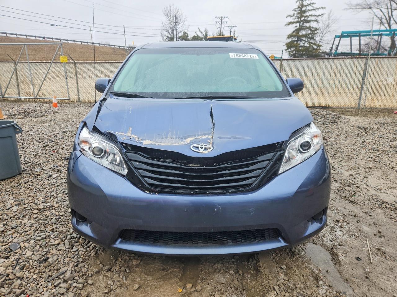 2014 TOYOTA SIENNA LE 8-PASSENGER photo 5
