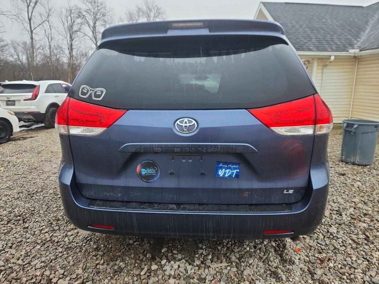 2014 TOYOTA SIENNA LE 8-PASSENGER photo 6