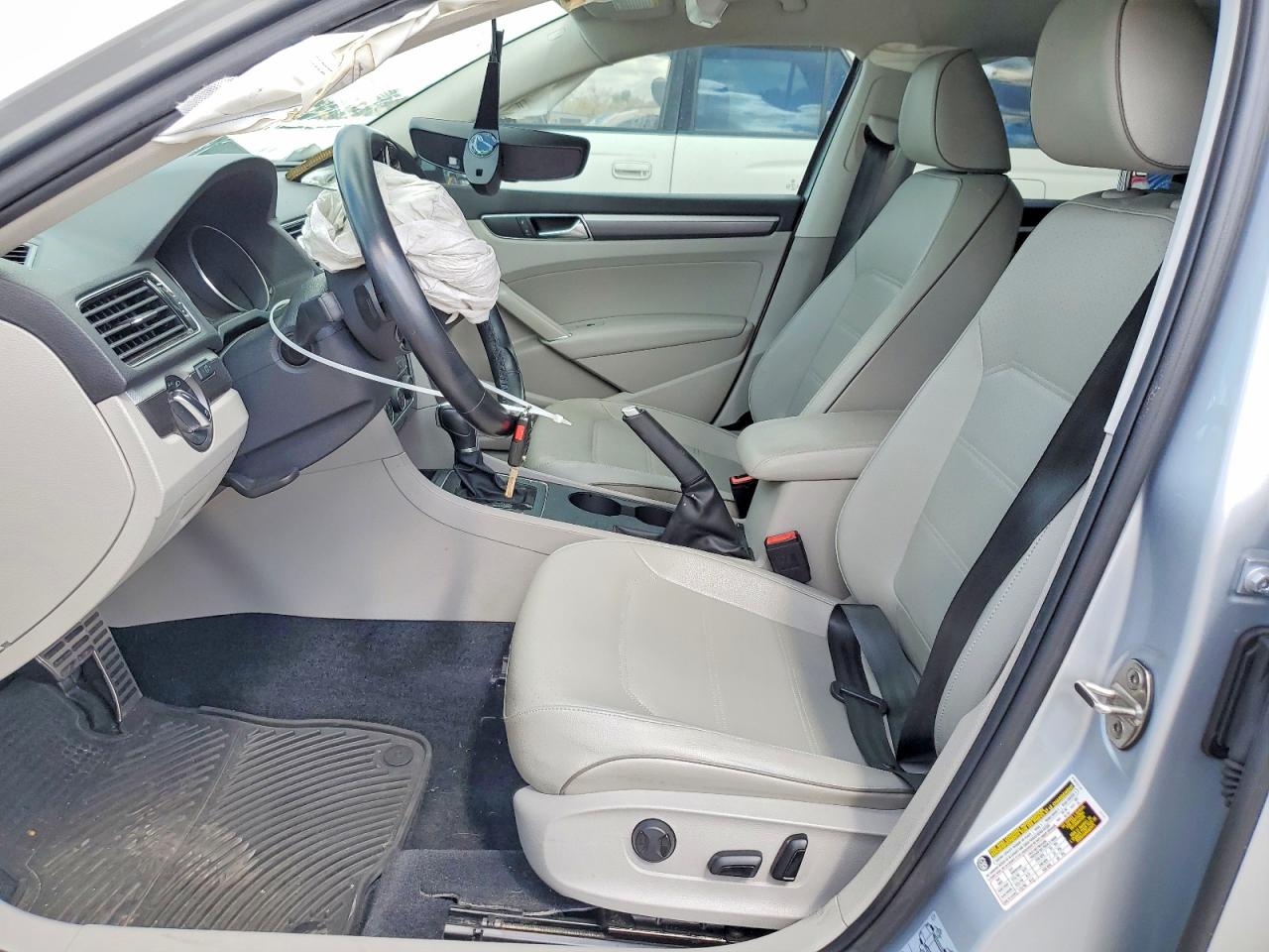 2018 VOLKSWAGEN PASSAT S photo 7