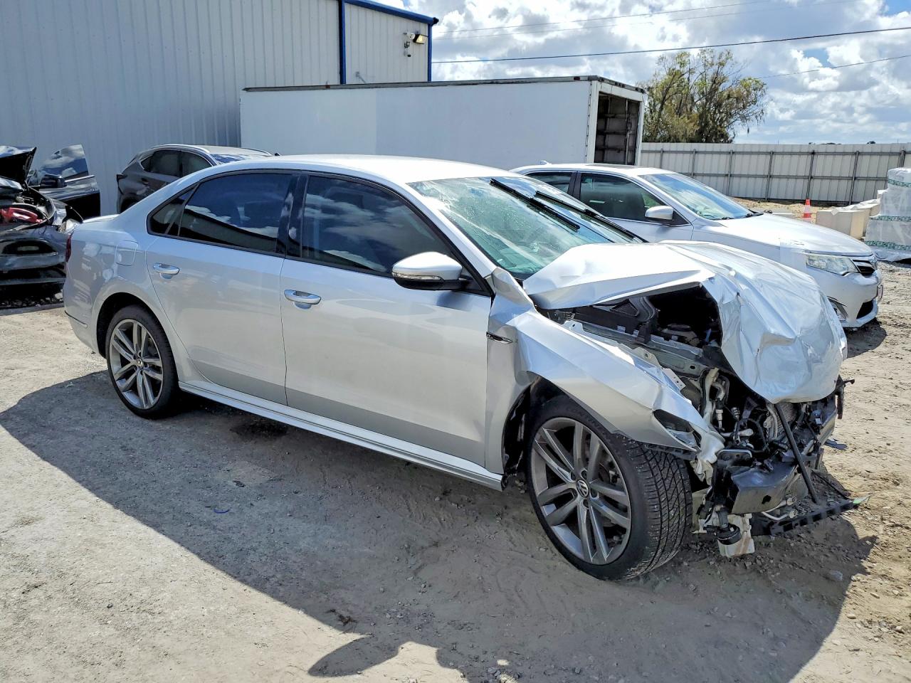 2018 VOLKSWAGEN PASSAT S photo 4
