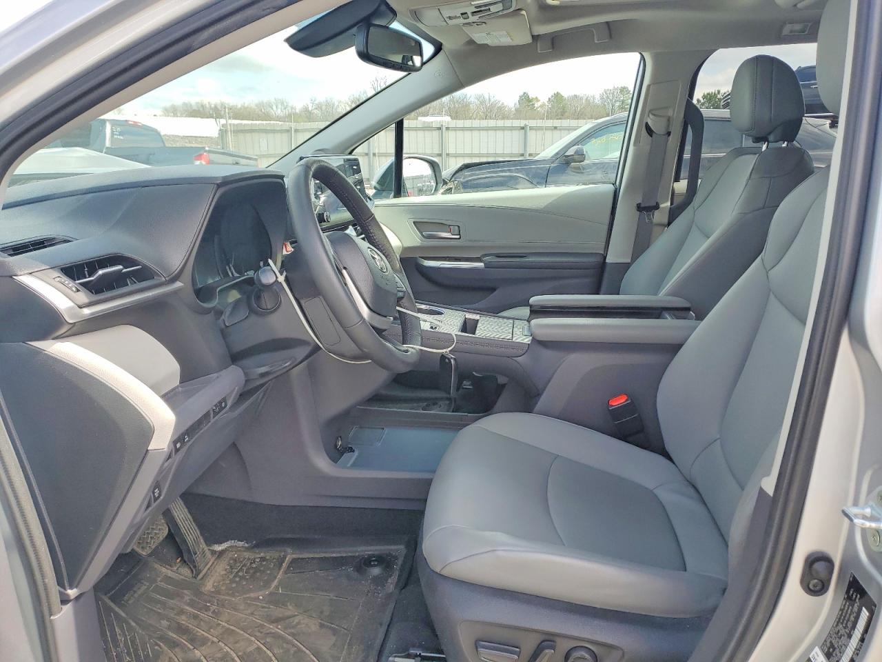 2022 TOYOTA SIENNA XLE 7-PASSENGER photo 7