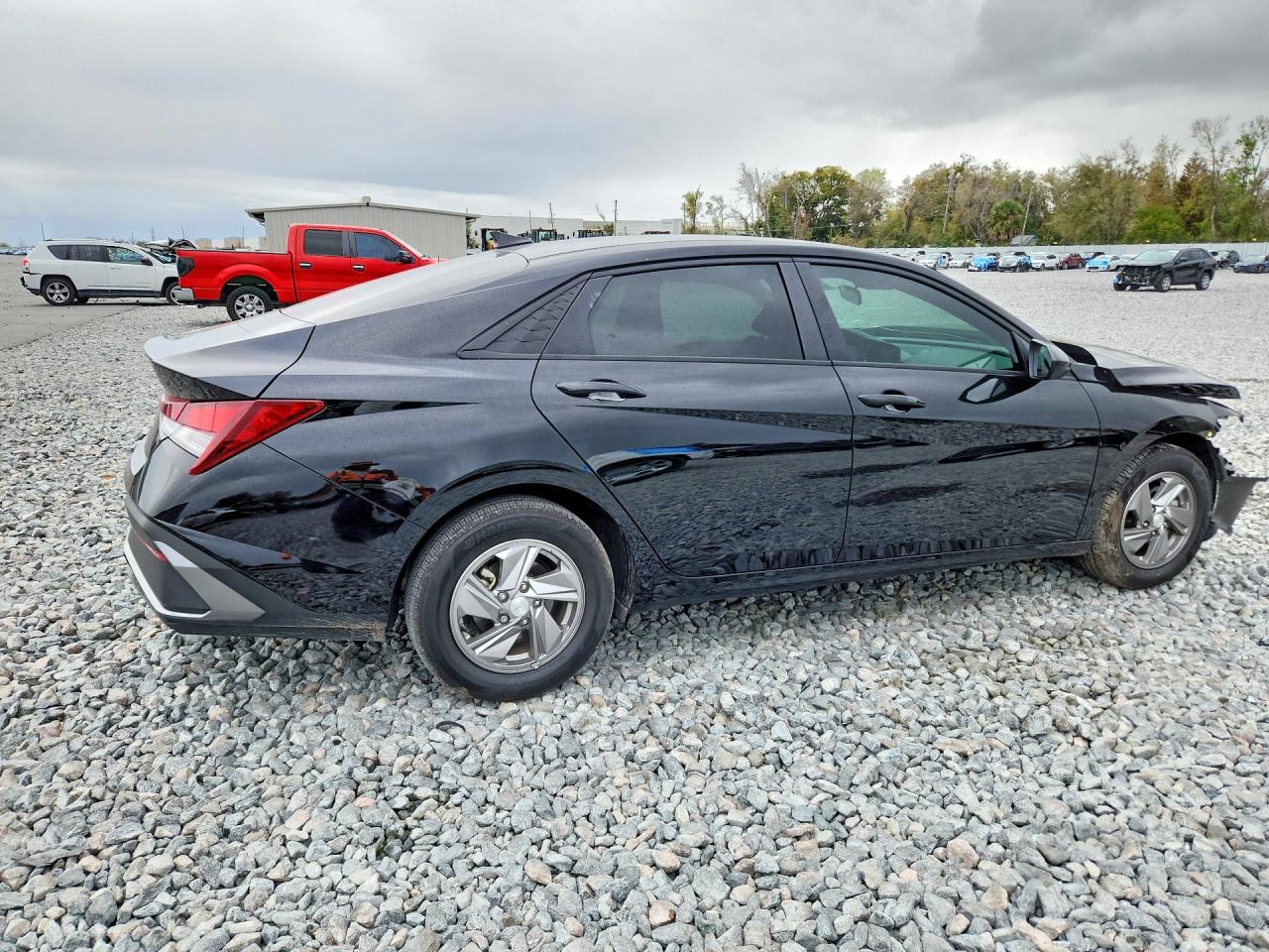 2025 HYUNDAI ELANTRA SE photo 5