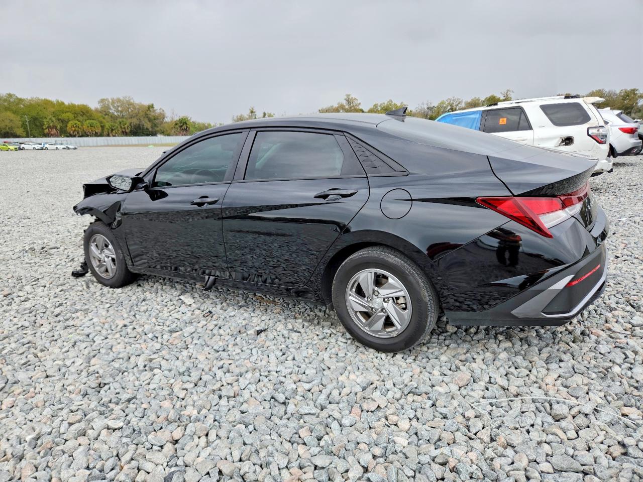 2025 HYUNDAI ELANTRA SE photo 3