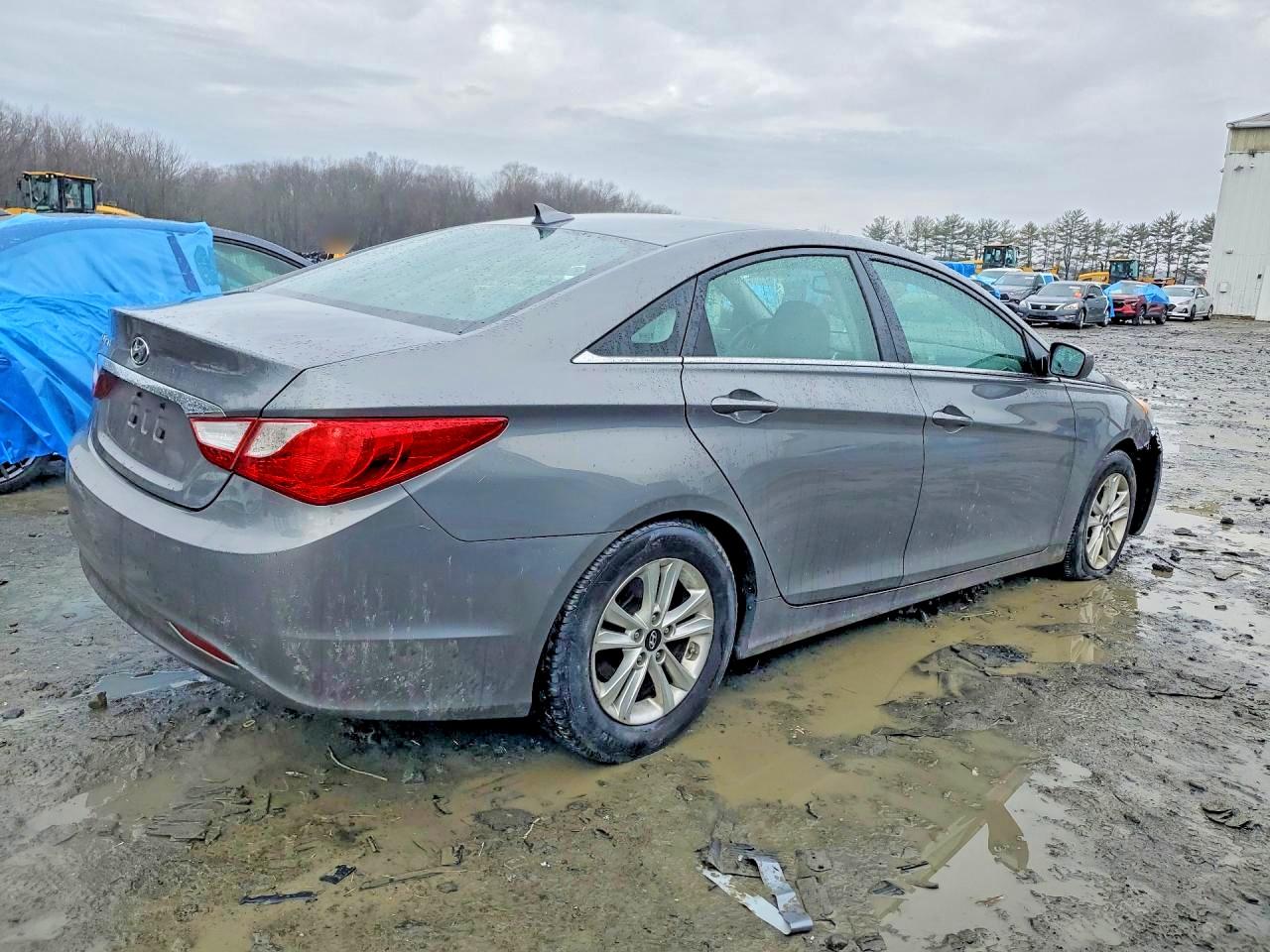 2013 HYUNDAI SONATA GLS photo 3
