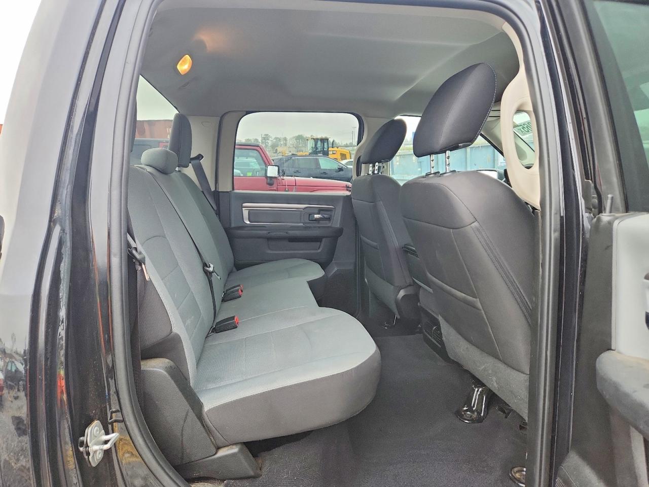 2022 RAM 1500 CLASSIC SLT photo 28