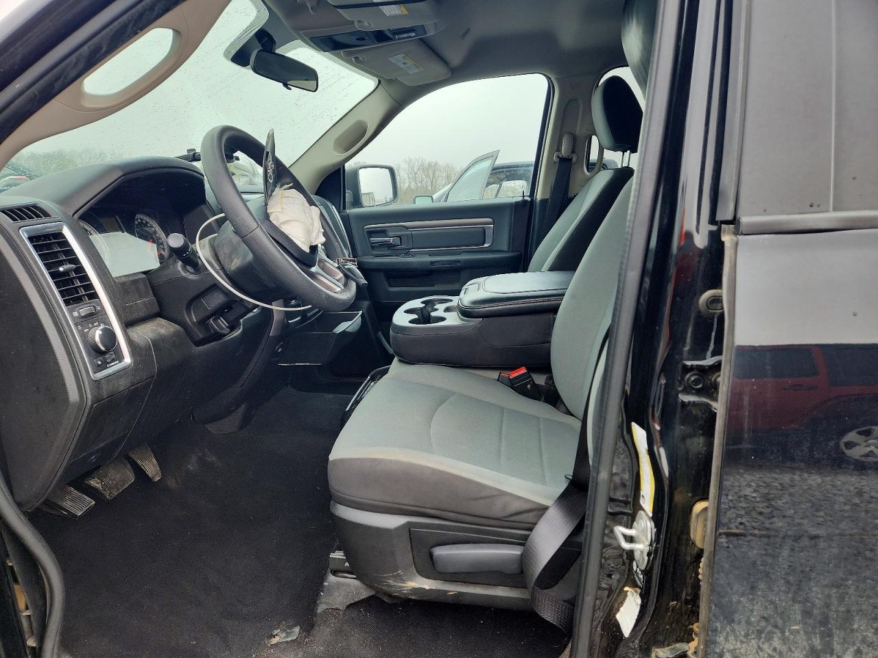 2022 RAM 1500 CLASSIC SLT photo 19