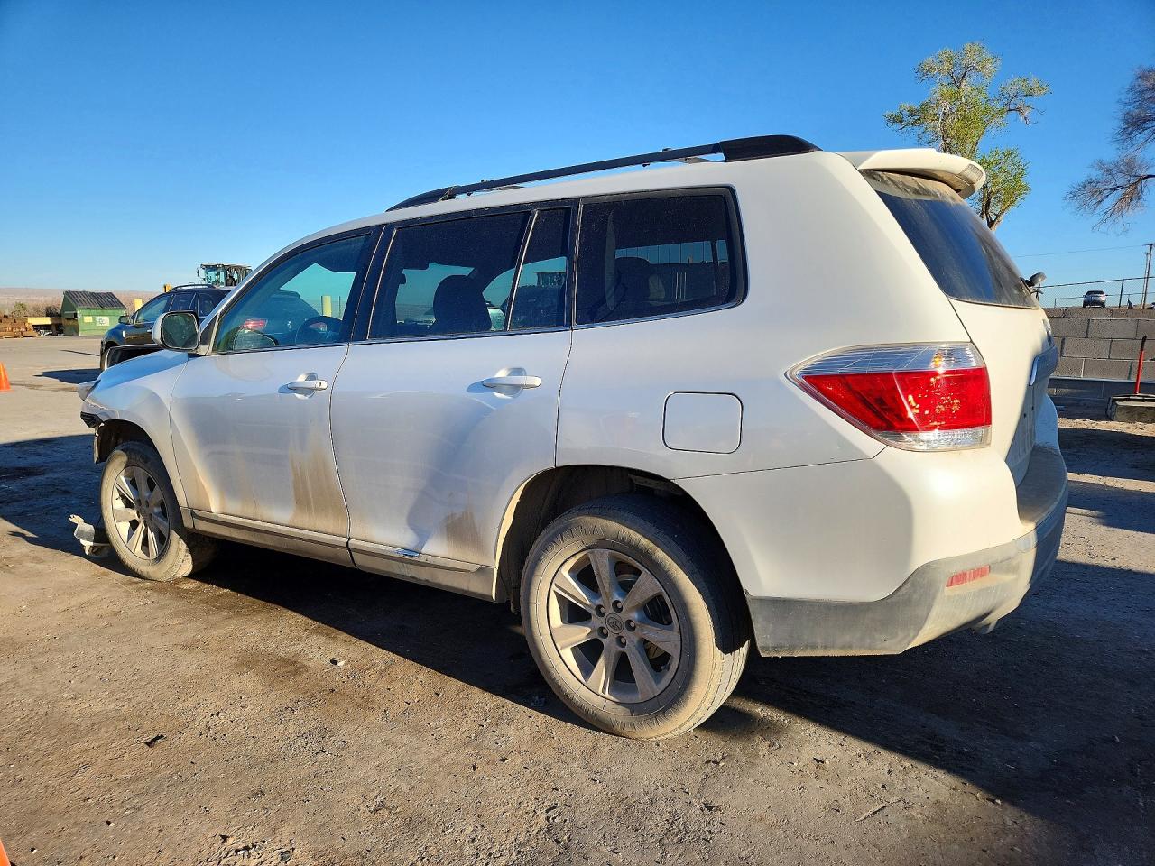 2012 TOYOTA HIGHLANDER BASE photo 2