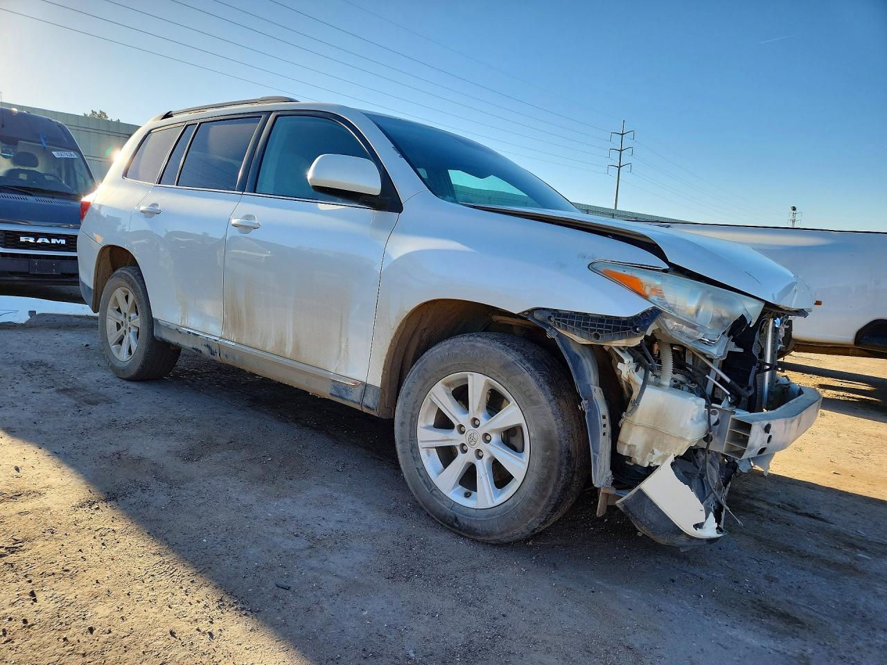 2012 TOYOTA HIGHLANDER BASE photo 4