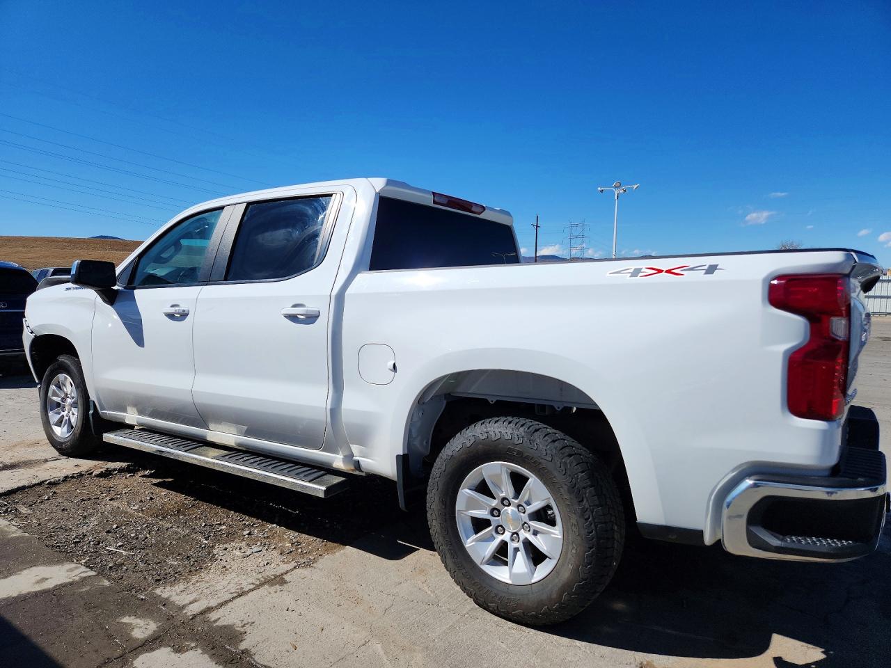 2024 CHEVROLET SILVERADO K1500 LT photo 4