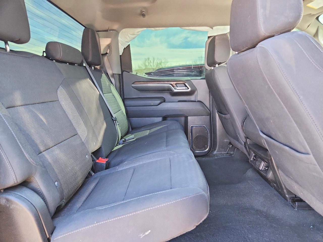 2024 CHEVROLET SILVERADO K1500 LT photo 28