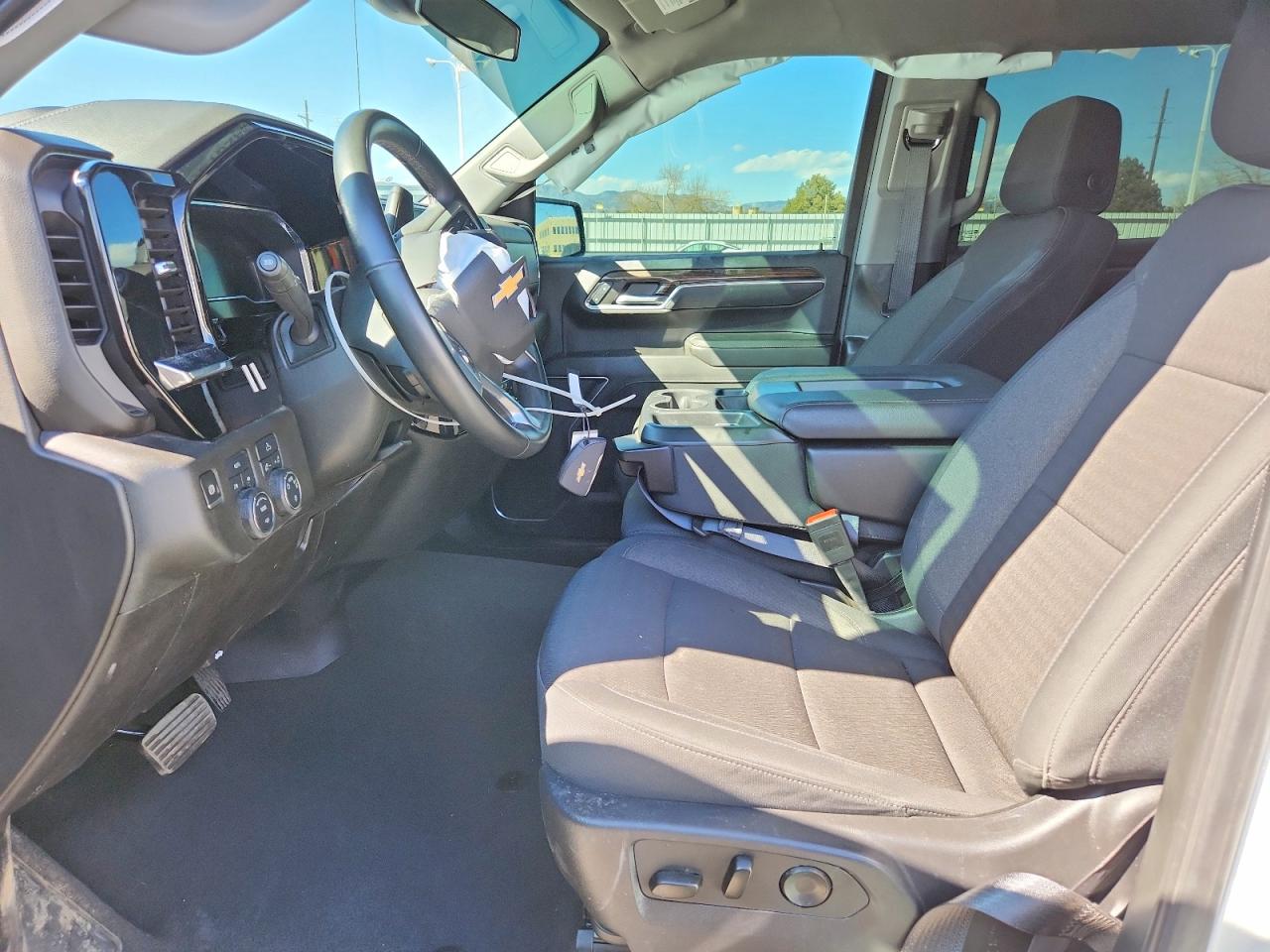2024 CHEVROLET SILVERADO K1500 LT photo 19