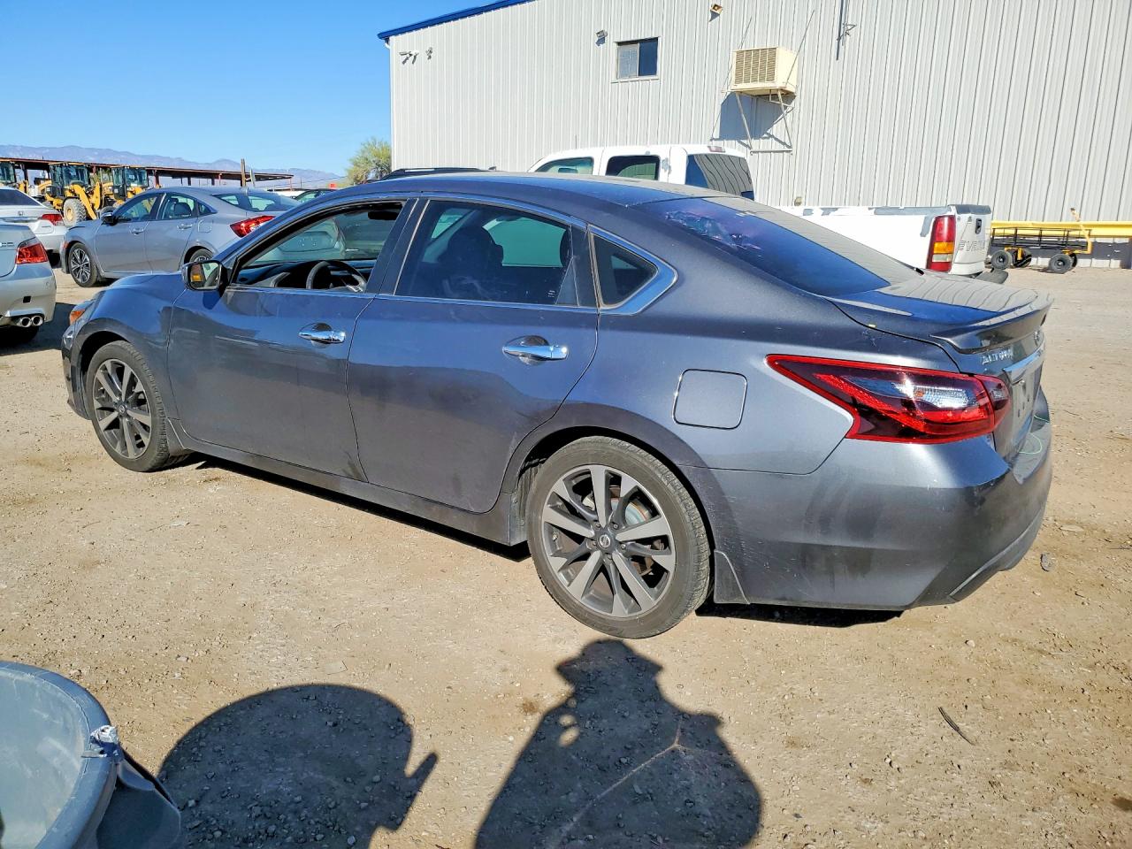 2017 NISSAN ALTIMA 2.5 SR photo 2