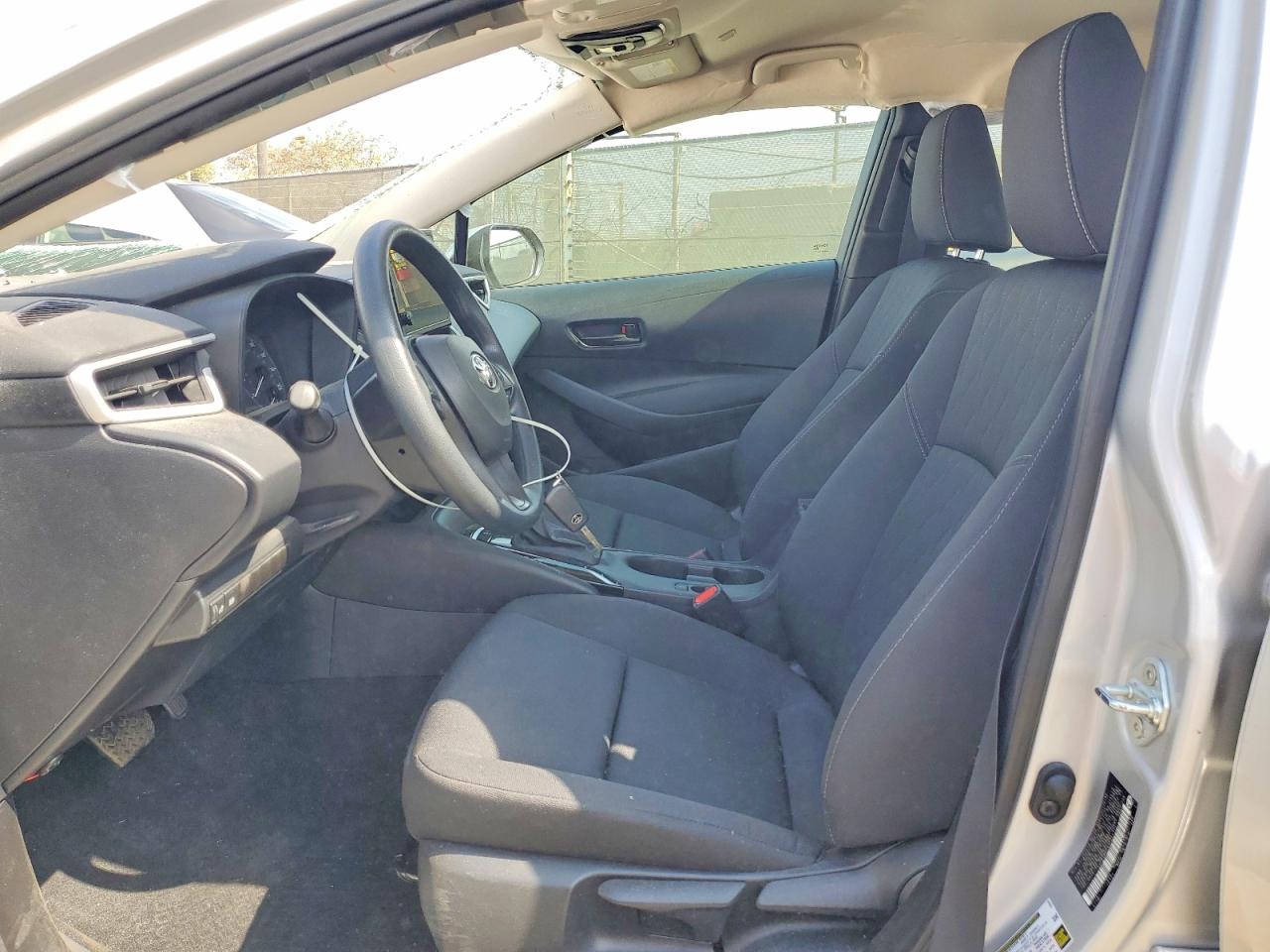 2025 TOYOTA COROLLA LE photo 7