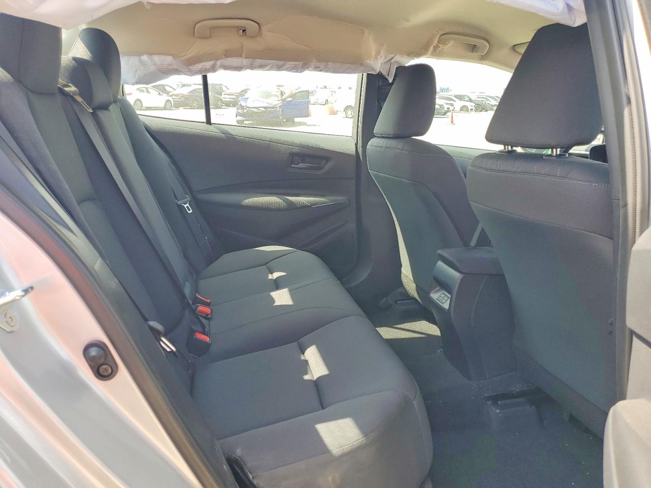 2025 TOYOTA COROLLA LE photo 10