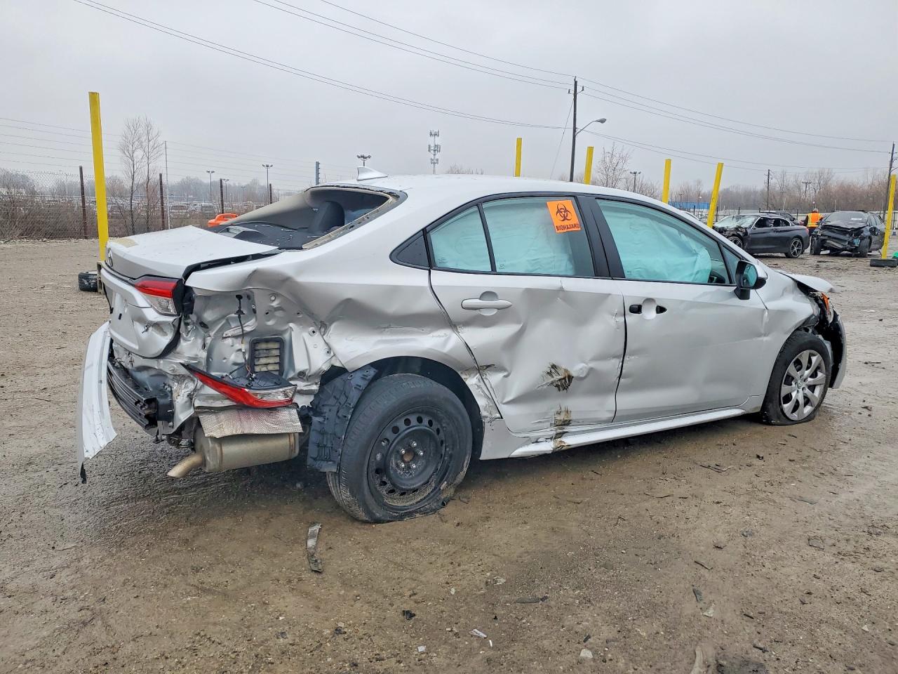 2024 TOYOTA COROLLA LE photo 3