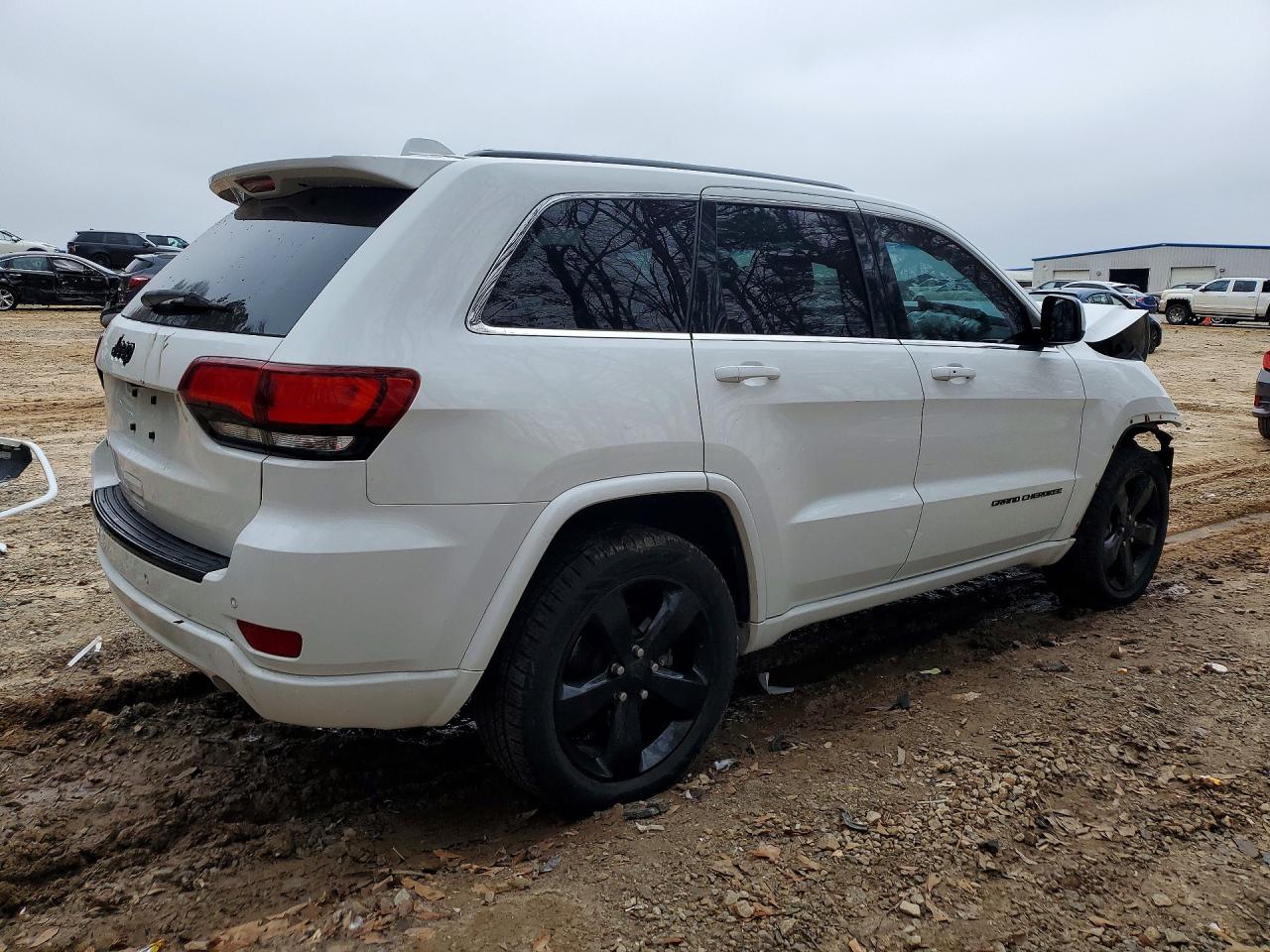 2015 JEEP GRAND CHEROKEE LAREDO photo 3