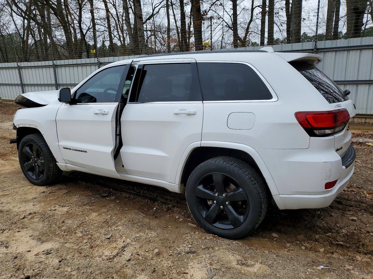 2015 JEEP GRAND CHEROKEE LAREDO photo 2
